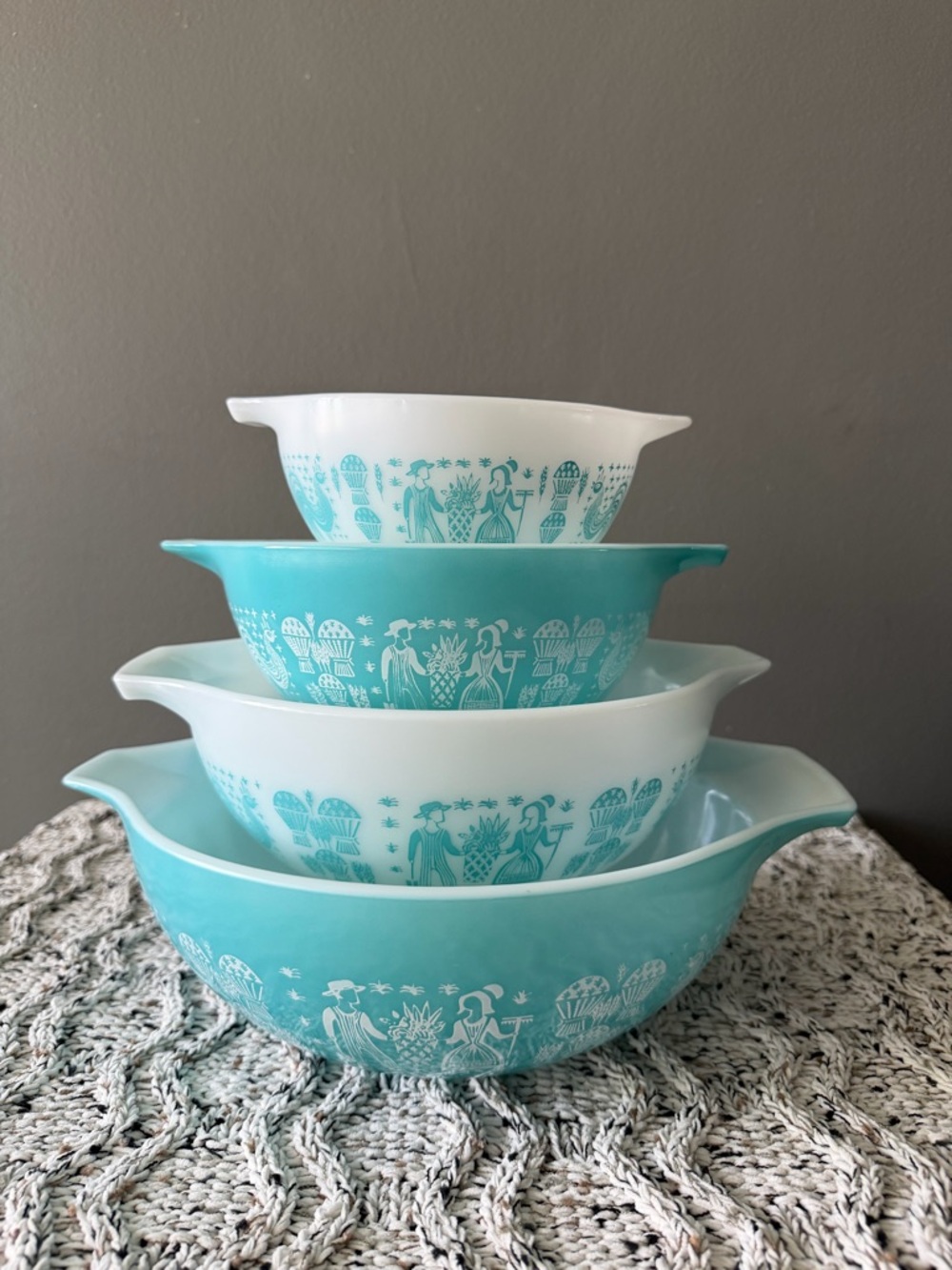 Vintage PYREX Turquoise Amish Butterprint Cinderella Mixing Nesting Bowls Set